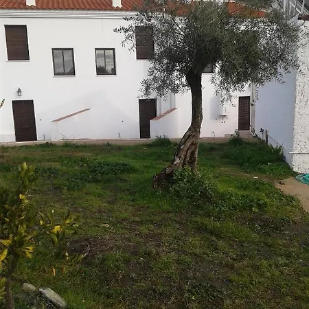 Montes * La Corte